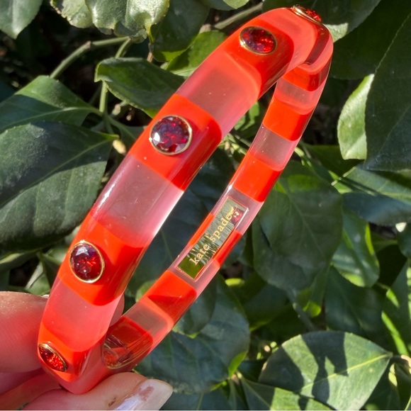 KATE SPADE NEW YORK CANDY STRIPE LUCITE BANGLE BRACELET VIVID RED RHINESTONES - Picture 16 of 16